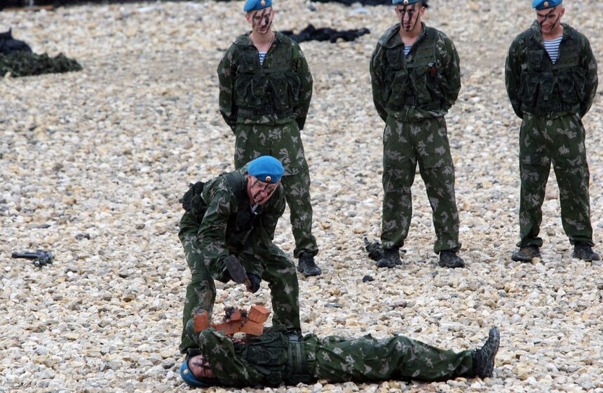 В подмосковном "Алабине" презентовали знак "Армия России" 12 фото