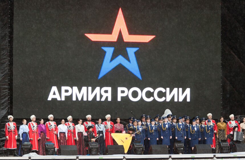 В подмосковном "Алабине" презентовали знак "Армия России" 1 фото