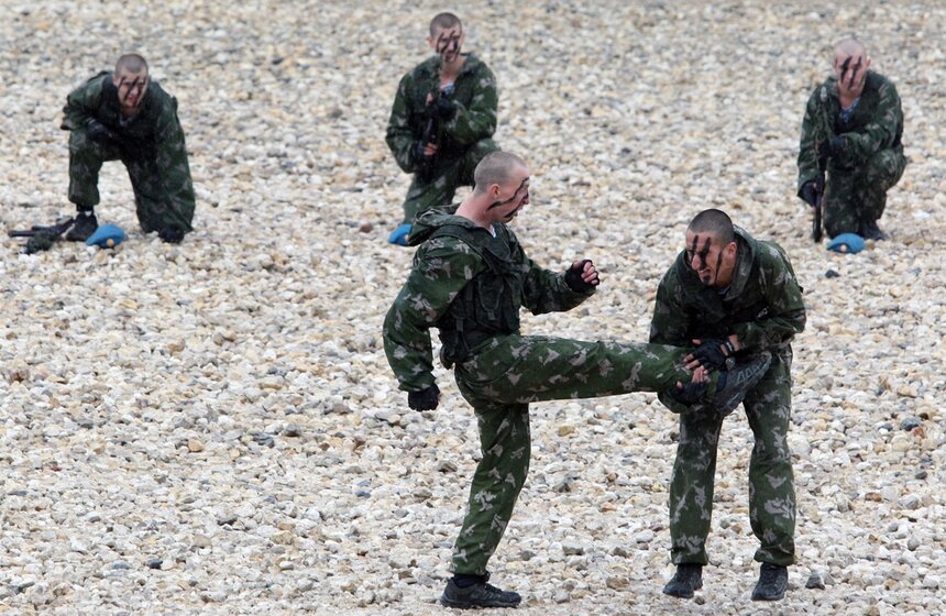В подмосковном "Алабине" презентовали знак "Армия России" 8 фото