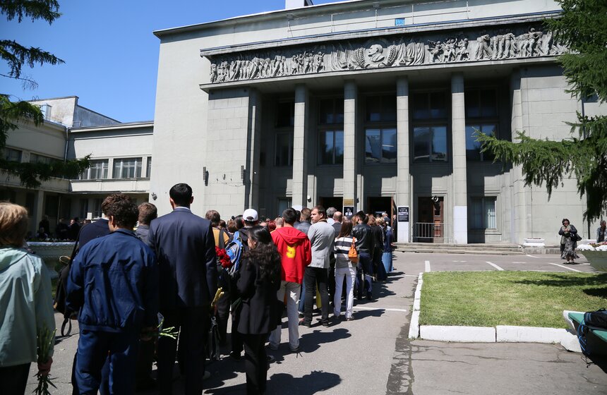 В Москве простились с журналистом ВГТРК Игорем Корнелюком 14 фото