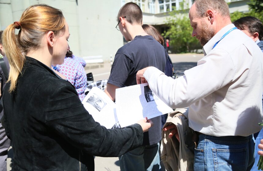 В Москве простились с журналистом ВГТРК Игорем Корнелюком 13 фото