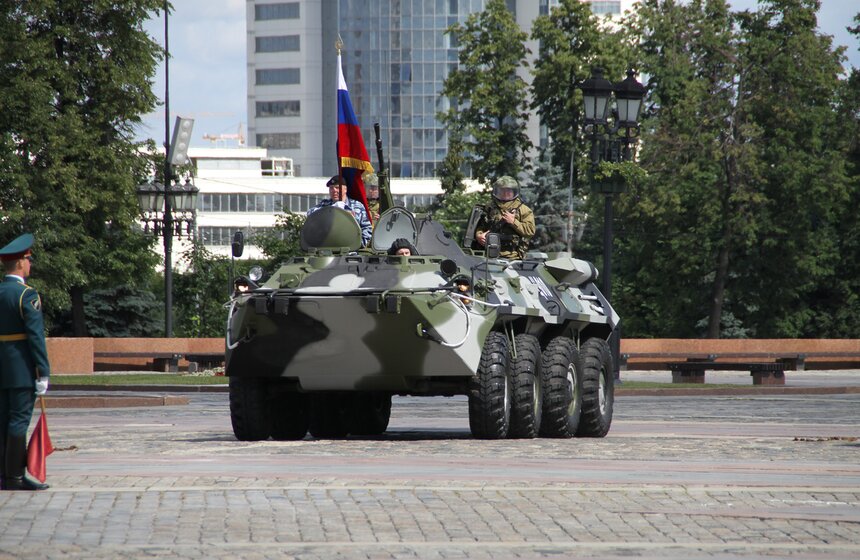 В Москве прошла торжественная церемония вручения знамени ГУ МВД 25 фото