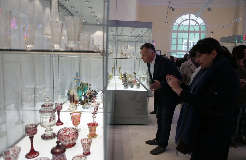 В усадьбе "Кусково" открылась выставка "Ода стеклу" 10 фото