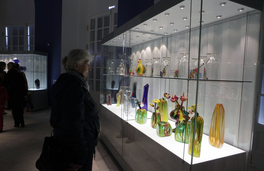 В усадьбе "Кусково" открылась выставка "Ода стеклу" 15 фото