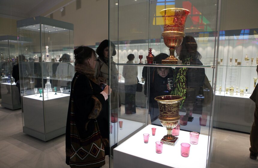 В усадьбе "Кусково" открылась выставка "Ода стеклу" 18 фото