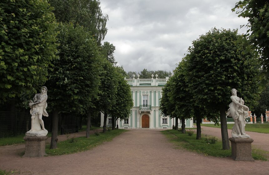 В усадьбе "Кусково" открылась выставка "Ода стеклу" 22 фото