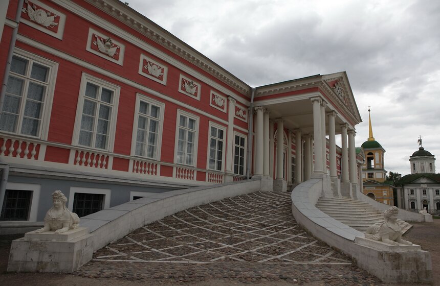 В усадьбе "Кусково" открылась выставка "Ода стеклу" 23 фото