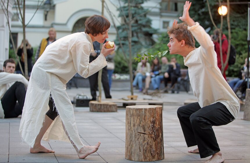 В центре Москвы прошел экологический перформанс "Лес" 7 фото
