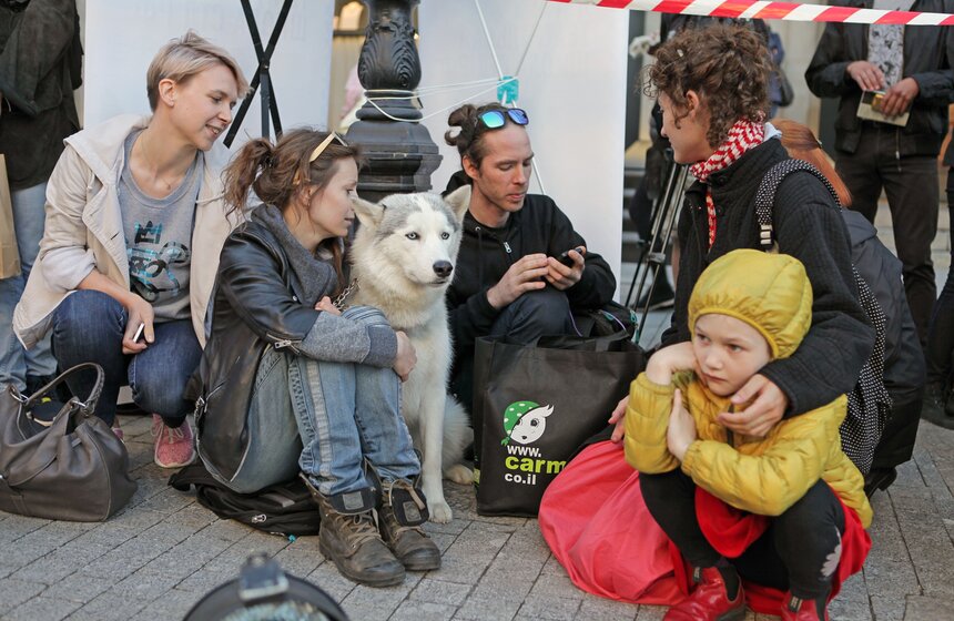 В центре Москвы прошел экологический перформанс "Лес" 9 фото