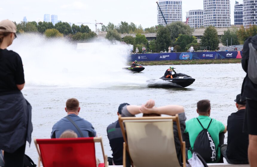 Более 5 тысяч человек посетили фестиваль "Открытая вода" в Крылатском 8 фото