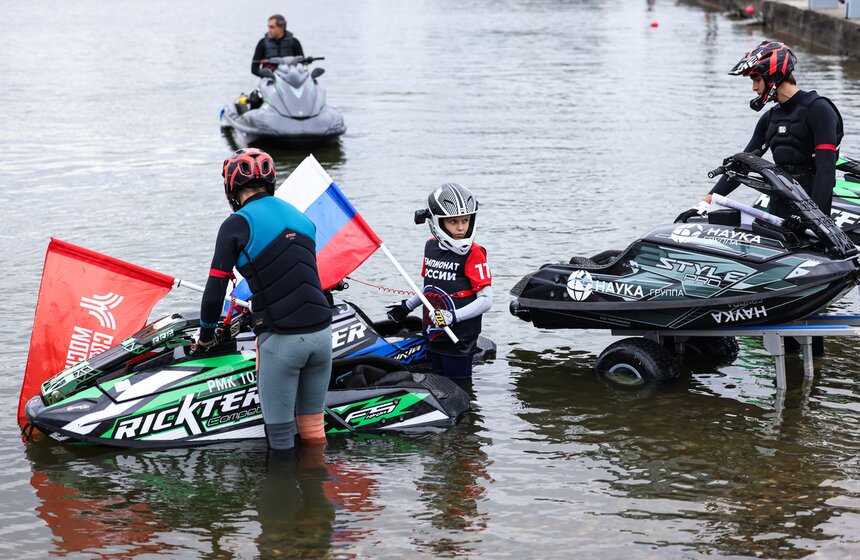 Более 5 тысяч человек посетили фестиваль "Открытая вода" в Крылатском 3 фото
