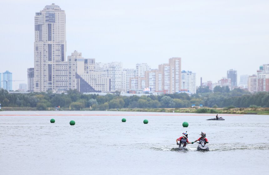 Более 5 тысяч человек посетили фестиваль "Открытая вода" в Крылатском 20 фото