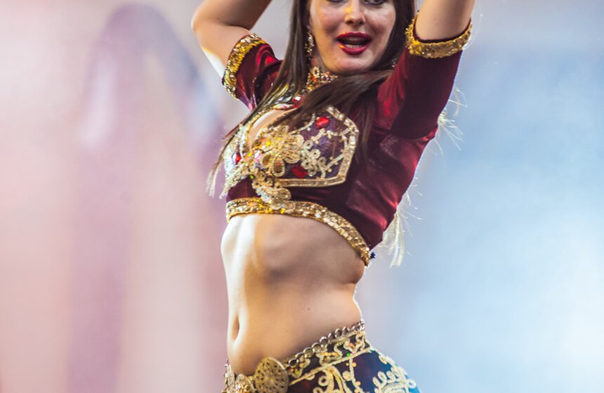 Фестиваль индийских красок Холи прошел в "Лужниках" 18 фото