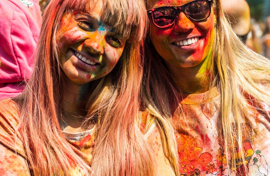 Фестиваль индийских красок Холи прошел в "Лужниках" 14 фото