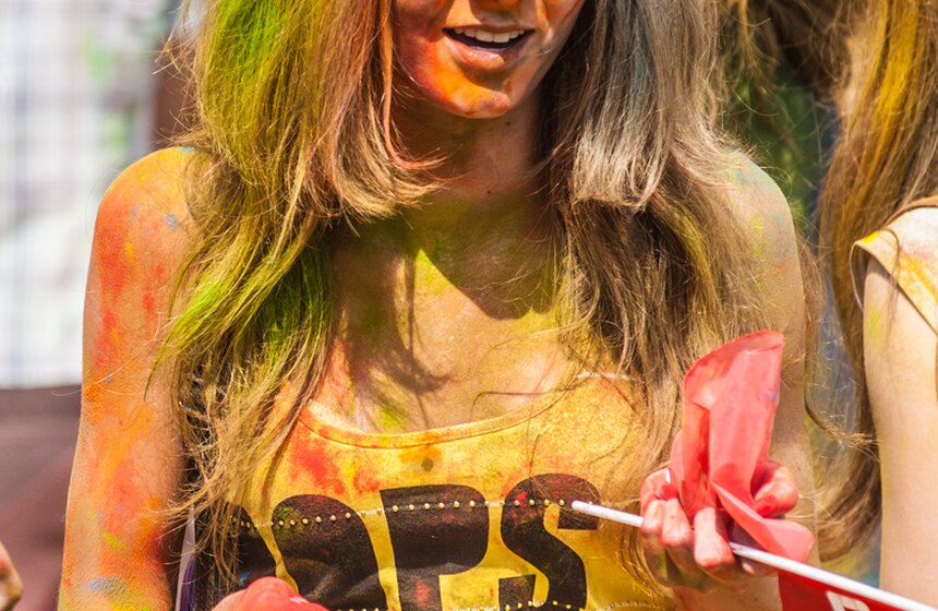 Фестиваль индийских красок Холи прошел в "Лужниках" 9 фото