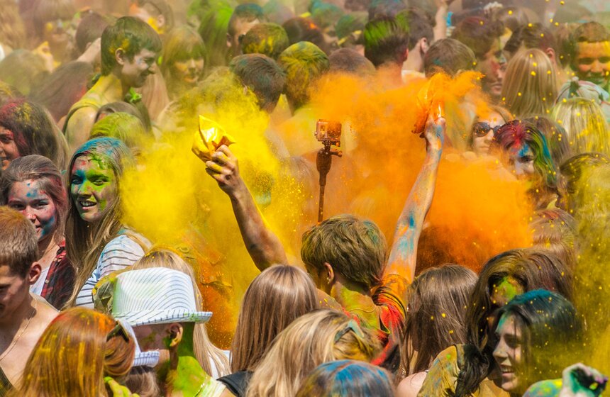 Фестиваль индийских красок Холи прошел в "Лужниках" 5 фото