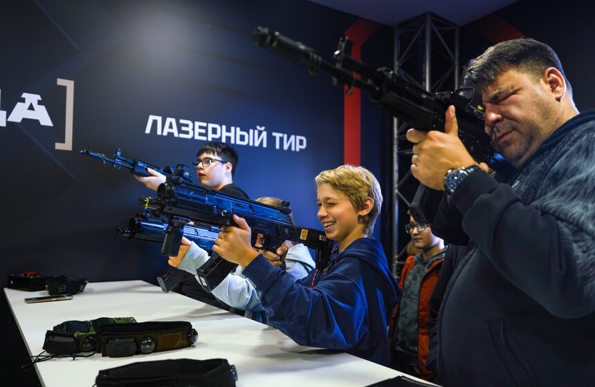 Фестиваль "Киберзарница" состоялся на ВДНХ 11 фото