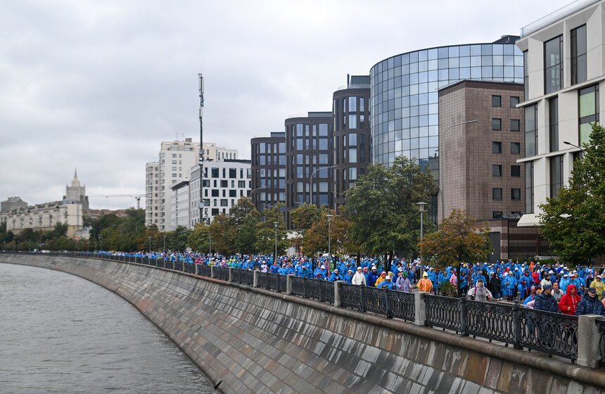 Более 20 тысяч москвичей приняли участие в фестивале "День ходьбы" 14 фото