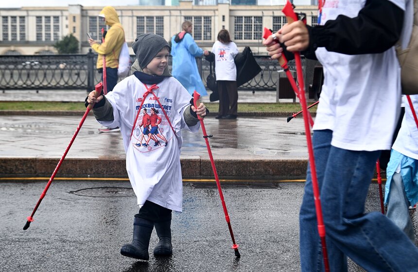 Более 20 тысяч москвичей приняли участие в фестивале "День ходьбы" 18 фото