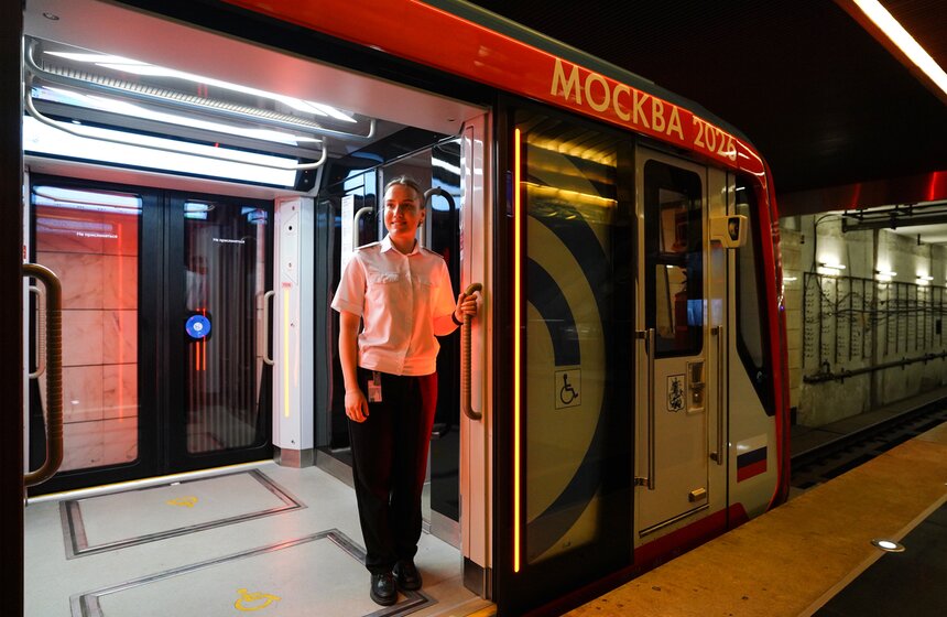 Первый участок Рублево-Архангельской линии метро открыли в Москве 15 фото