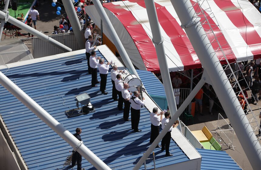 В День России колесо обозрения на ВДНХ превратилось в сцену 14 фото