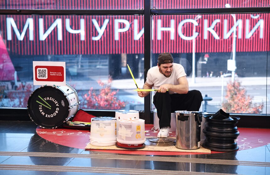 Барабанщики Vasiliev Groove устроили шоу в московском метро 11 фото
