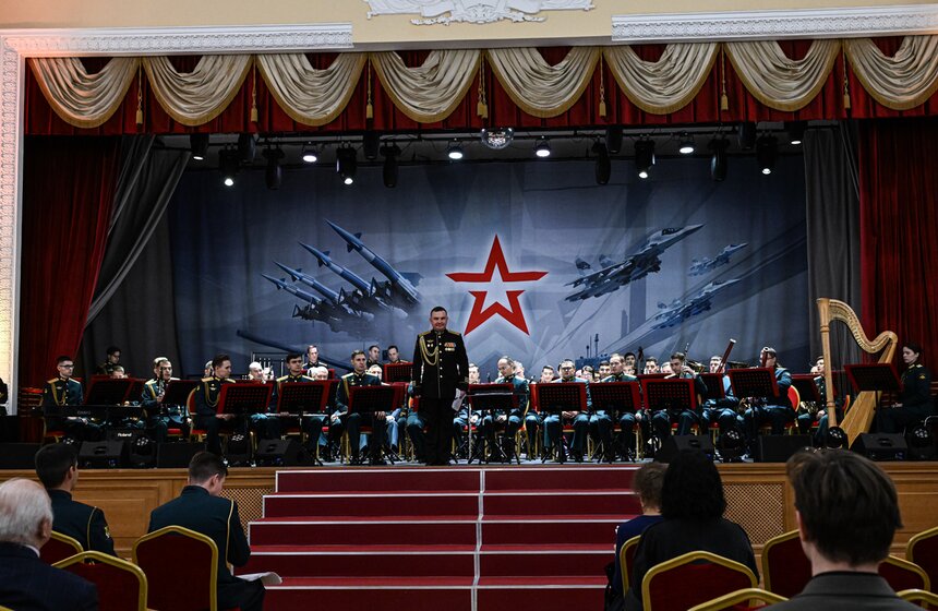 Лауреатов смотра-конкурса военных дирижеров наградили в Москве 4 фото