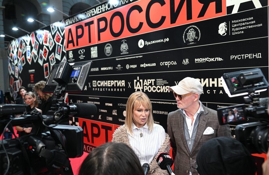 Ярмарка "Арт Россия. Классика" прошла в Гостином Дворе 2 фото