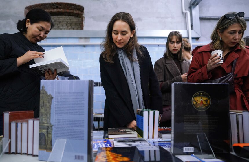Независимая книжная ярмарка прошла в Москве 20 фото