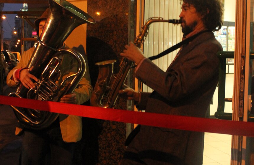 Вывеску на аптеке на Малой Бронной отреставрировали 11 фото