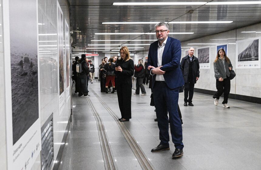Фотовыставка "Россия без фильтров" открылась в переходе московского метро 4 фото