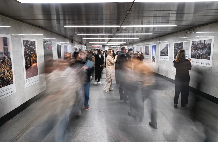 Фотовыставка "Россия без фильтров" открылась в переходе московского метро 1 фото
