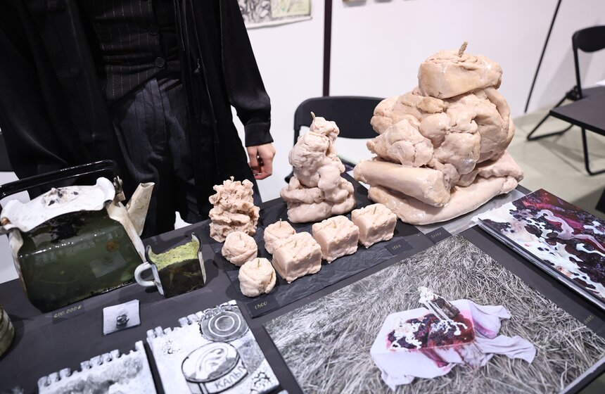 На "Винзаводе" состоялась ярмарка молодого искусства 24 фото