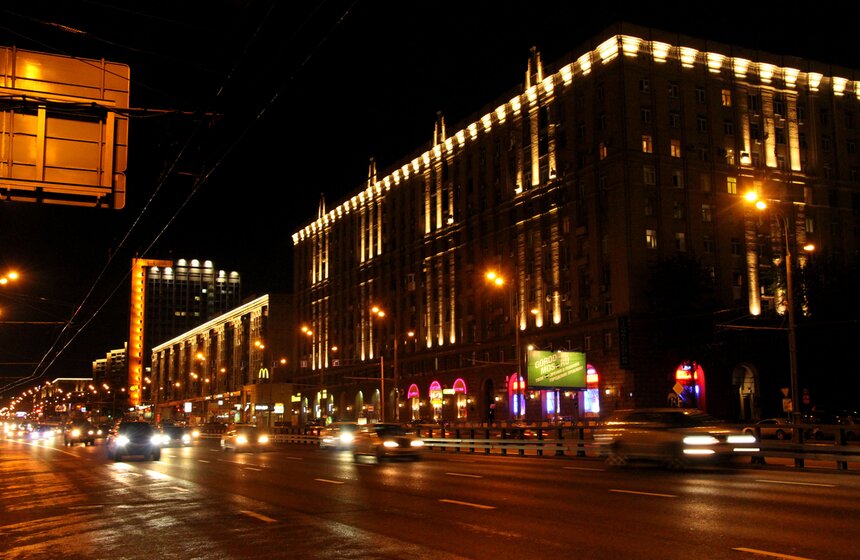 На проспекте Мира и на Ярославске появилась новая подсветка 13 фото