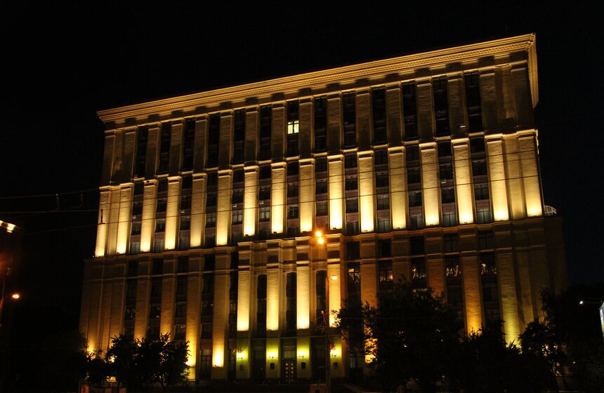 На проспекте Мира и на Ярославске появилась новая подсветка 12 фото