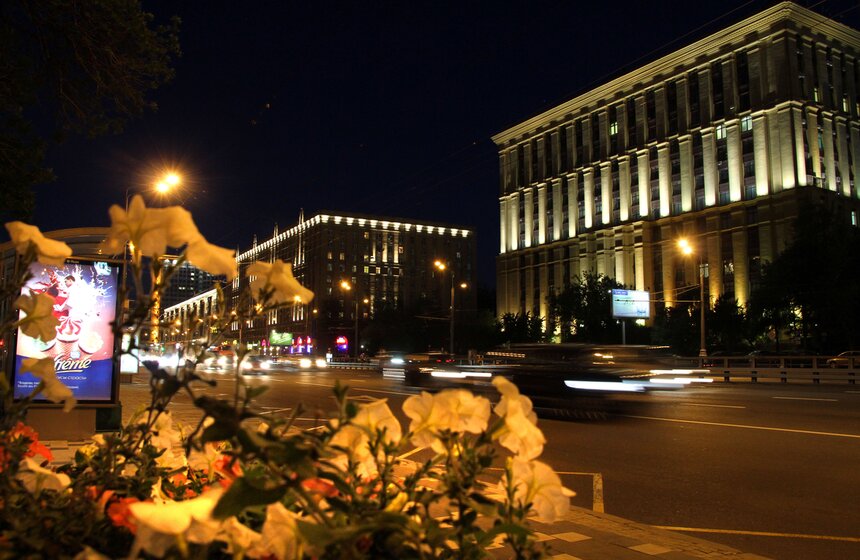 На проспекте Мира и на Ярославске появилась новая подсветка 10 фото