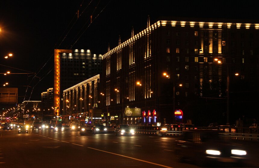 На проспекте Мира и на Ярославске появилась новая подсветка 8 фото