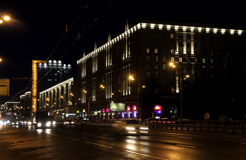 На проспекте Мира и на Ярославске появилась новая подсветка 11 фото