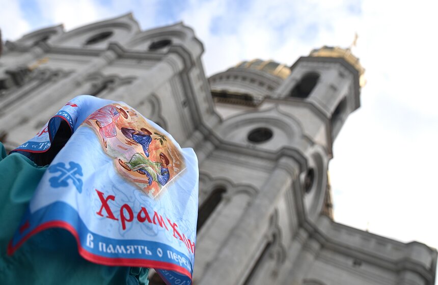 Мощи Спиридона Тримифунтского доставили в храм Христа Спасителя 26 фото