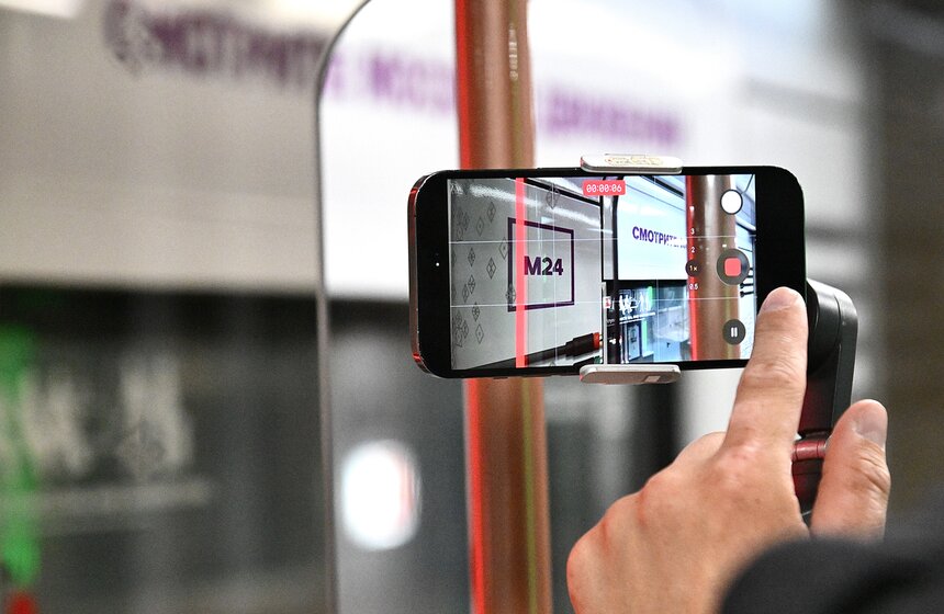 Тематический поезд к 15-летию телеканала Москва 24 запустили в метро 8 фото