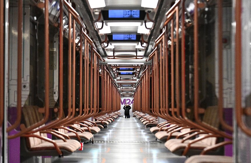 Тематический поезд к 15-летию телеканала Москва 24 запустили в метро 5 фото