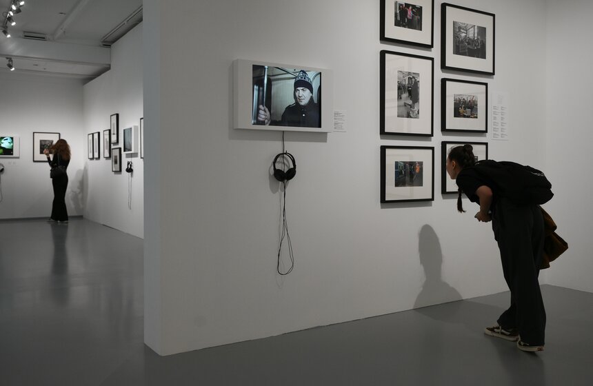 "Фотобиеннале-2026" открылась в "Мультимедиа-арт-музее" 18 фото
