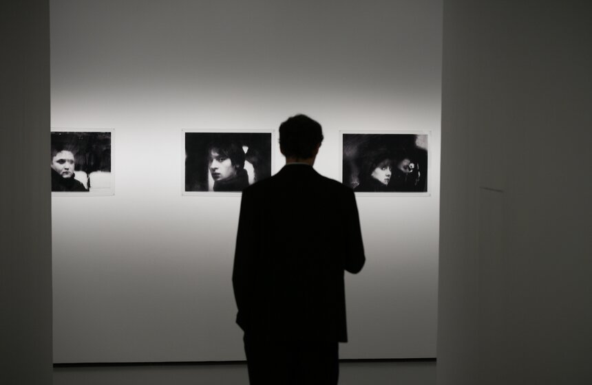 "Фотобиеннале-2026" открылась в "Мультимедиа-арт-музее" 23 фото