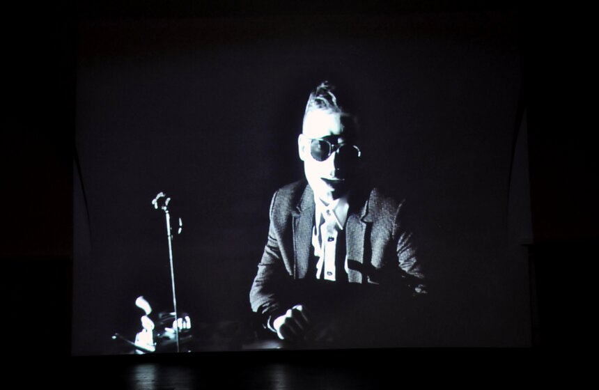 В ММОМА открылась выставка  "Двойная сплошная" 7 фото