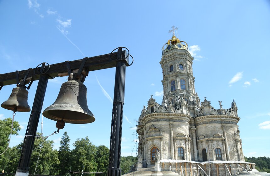 Знаменская церковь усадебного комплекса Дубровицы