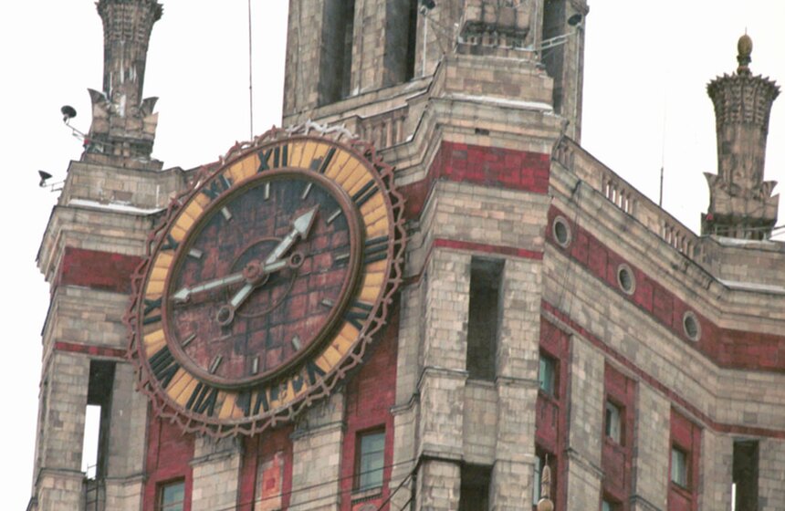 Самые большие по размеру часы Москвы на здании МГУ, 1997 год