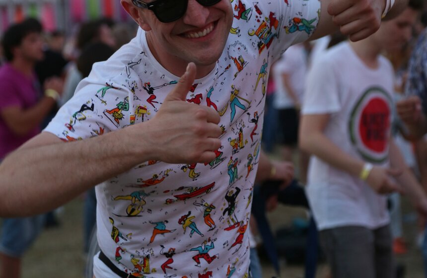 На Тушинском аэродроме прошел фестиваль музыки Fruit Vibrations 34 фото