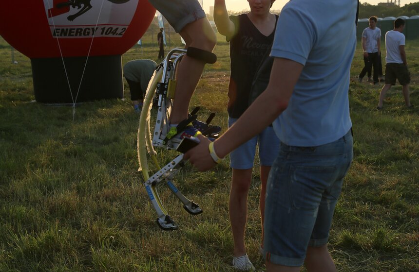 На Тушинском аэродроме прошел фестиваль музыки Fruit Vibrations 18 фото