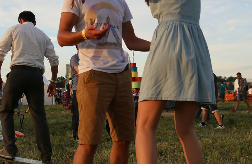 На Тушинском аэродроме прошел фестиваль музыки Fruit Vibrations 17 фото