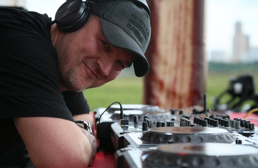 На Тушинском аэродроме прошел фестиваль музыки Fruit Vibrations 4 фото